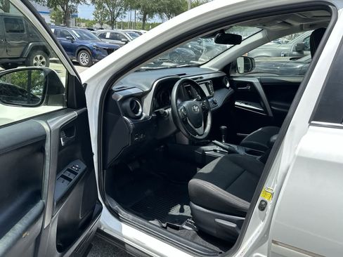 Used 2017 Toyota RAV4 XLE w/ Convenience Package AWD/4WD image 2