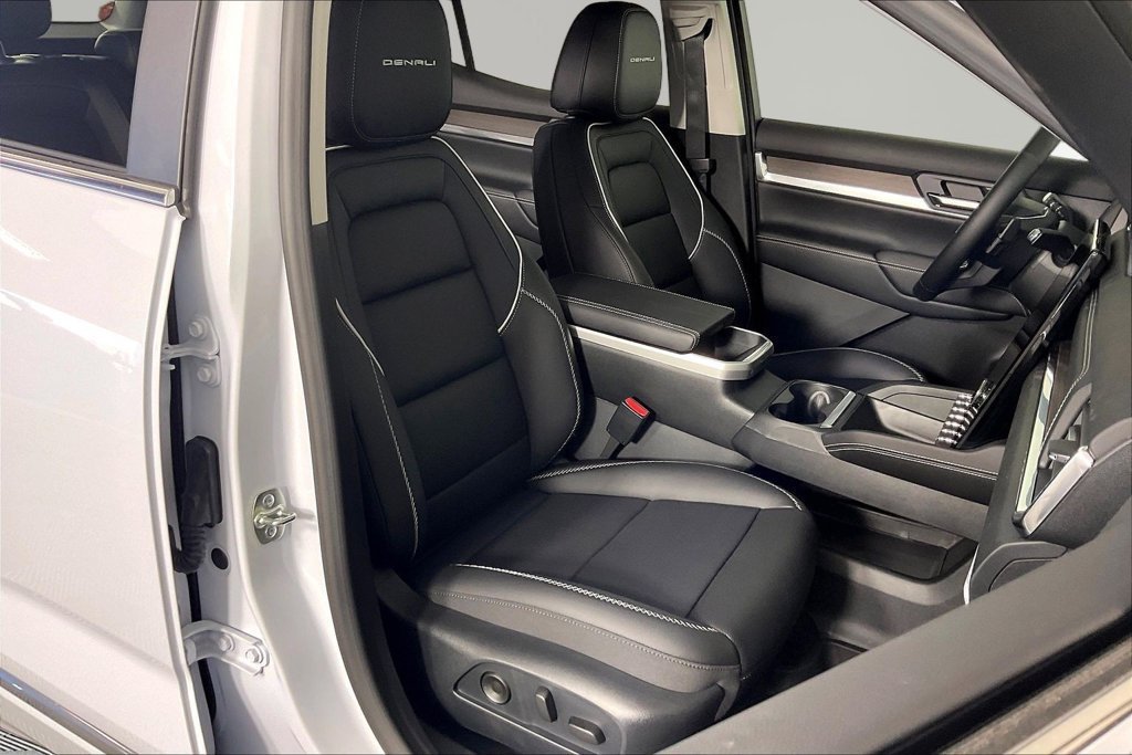 New 2027 GMC Terrain Denali w/ LPO, Floor Liner Package AWD/4WD image 12