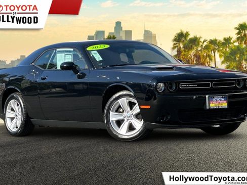 Used 2023 Dodge Challenger SXT image 1
