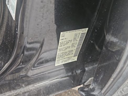 Used 2017 Nissan Titan PRO-4X w/ Pro-4x Convenience Package image 22