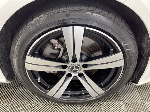 Used 2025 Mercedes-Benz C 300 4MATIC Sedan image 39