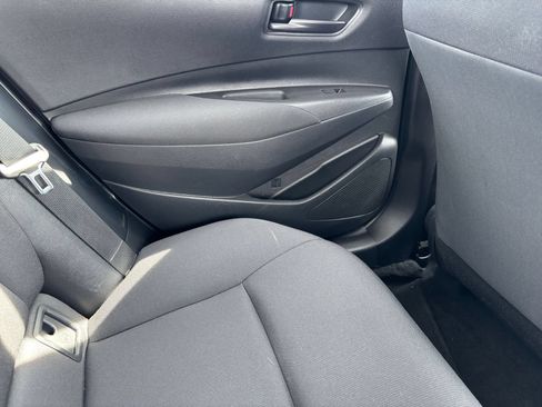 Used 2025 Toyota Corolla LE FWD image 35