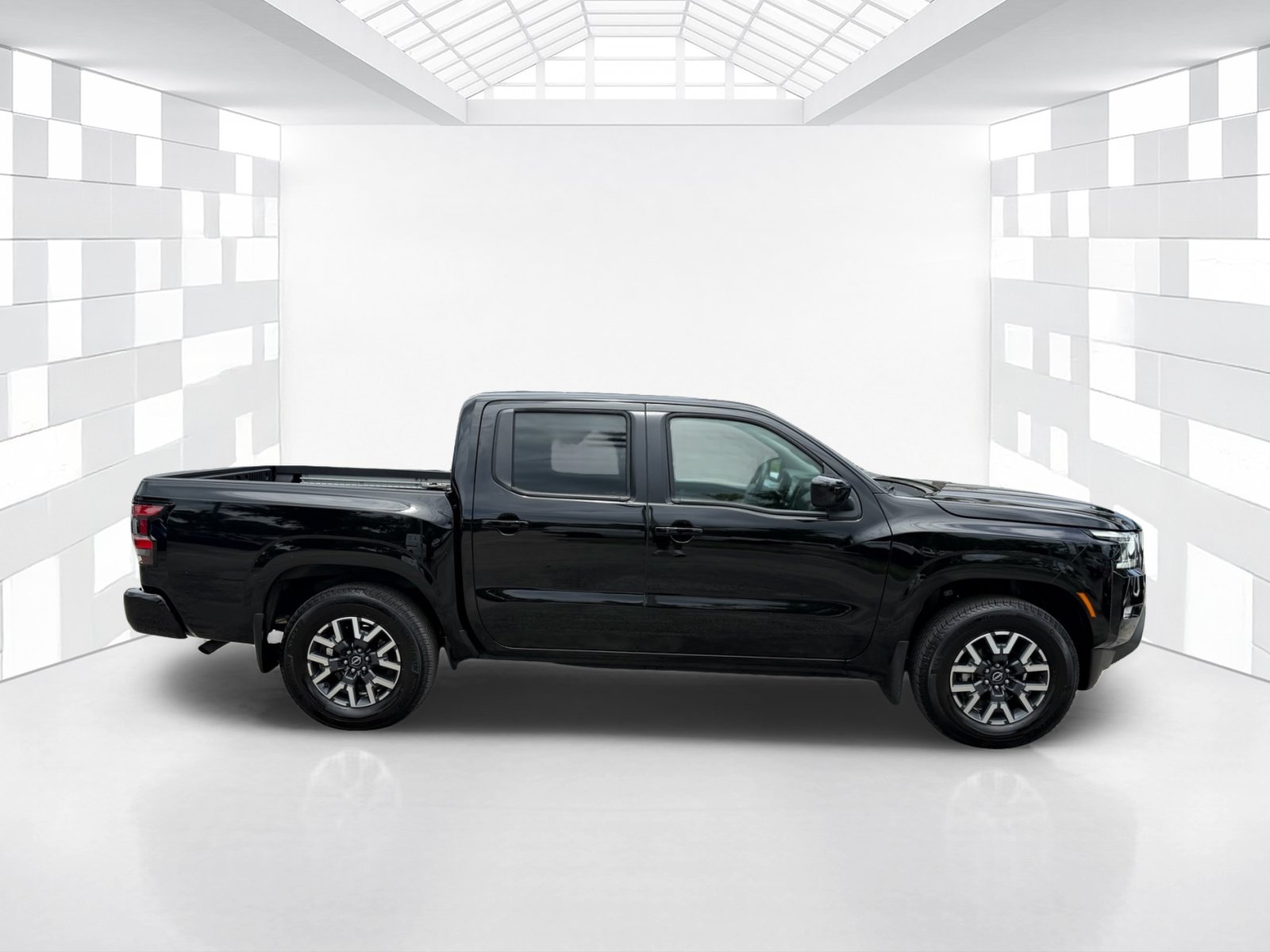 Certified 2024 Nissan Frontier SL w/ Technology Package RWD image 8