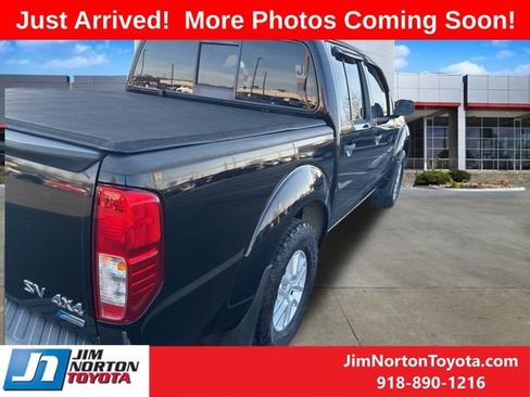 Used 2017 Nissan Frontier SV w/ SV Value Truck Package image 3