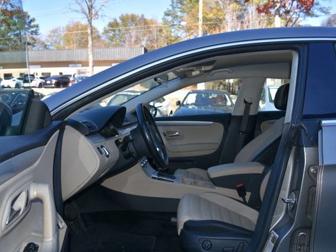 Used 2013 Volkswagen CC Sport image 20