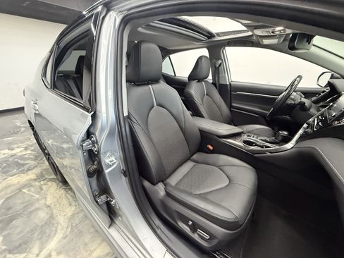 Used 2023 Toyota Camry XSE FWD image 21