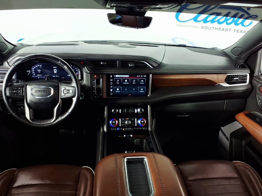 Used 2023 GMC Yukon XL Denali Ultimate AWD/4WD image 9