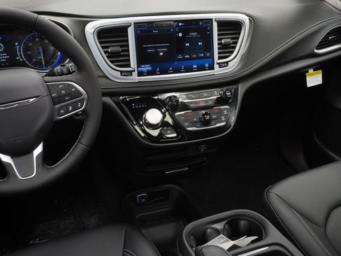 New 2027 Chrysler Pacifica Select AWD/4WD image 21