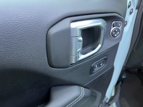 Used 2023 Jeep Wrangler Unlimited Sahara w/ Cold Weather Group AWD/4WD image 28