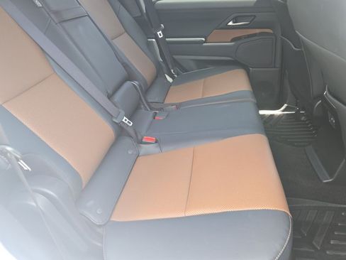 Used 2025 Lexus GX 550 w/ Cold Area Package AWD/4WD image 20