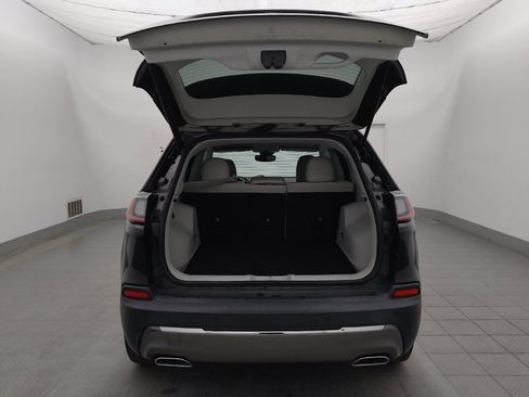 Used 2019 Jeep Cherokee Limited w/ Technology Group FWD image 29