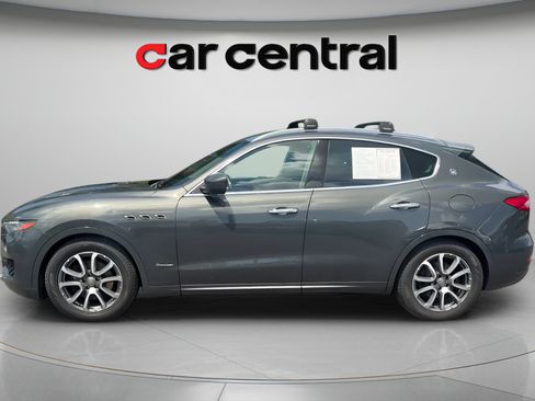 Used 2018 Maserati Levante GranLusso AWD/4WD image 8