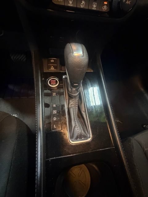 Used 2023 Nissan Kicks SR w/ Interior Electronics Package FWD image 20