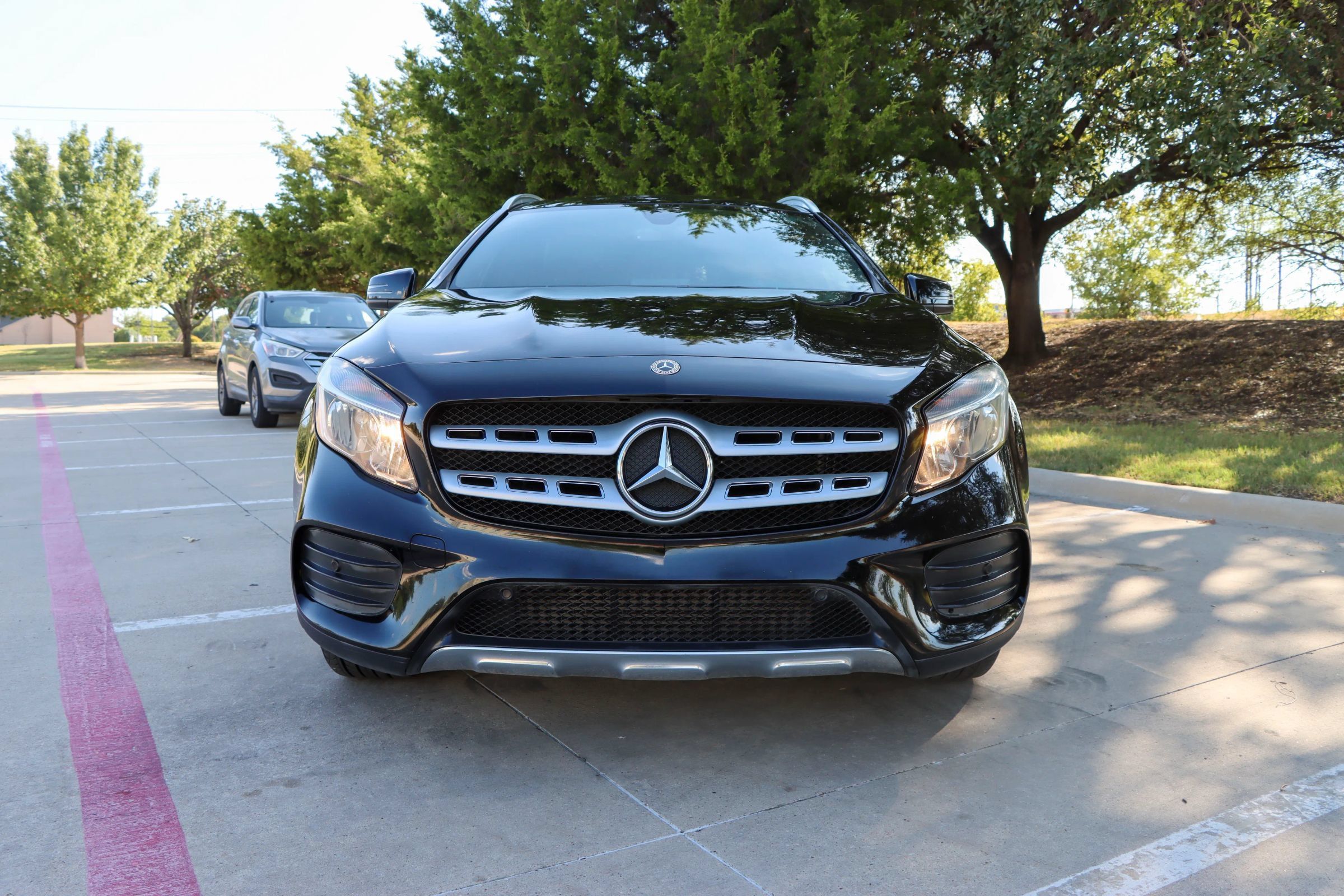 Used 2018 Mercedes-Benz GLA 250 w/ AMG Line Exterior image 2