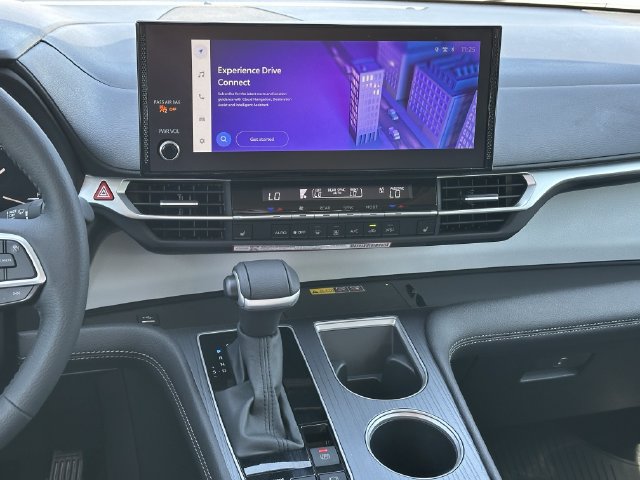 Used 2026 Toyota Sienna XLE FWD image 16