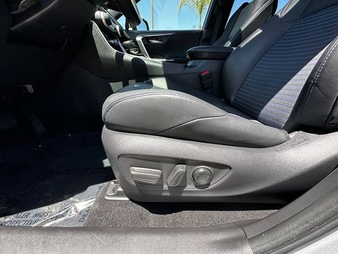 Used 2025 Toyota RAV4 XSE AWD/4WD image 25