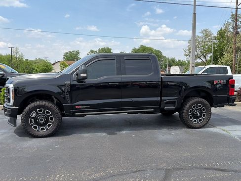 Used 2025 Ford F350 Platinum w/ FX4 Off-Road Package AWD/4WD image 28