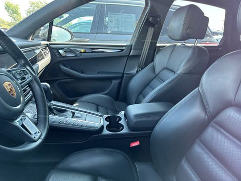 Used 2021 Porsche Macan S AWD/4WD image 6