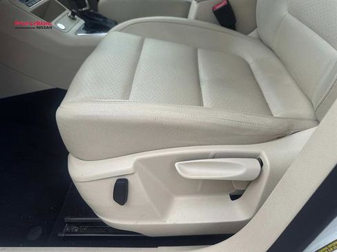 Used 2014 Volkswagen Tiguan SEL FWD image 16