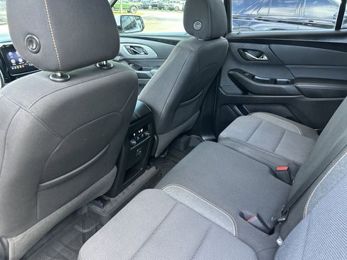Used 2020 Chevrolet Traverse LT image 17