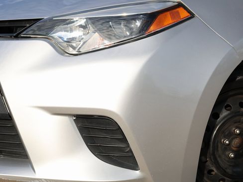 Used 2014 Toyota Corolla LE image 10