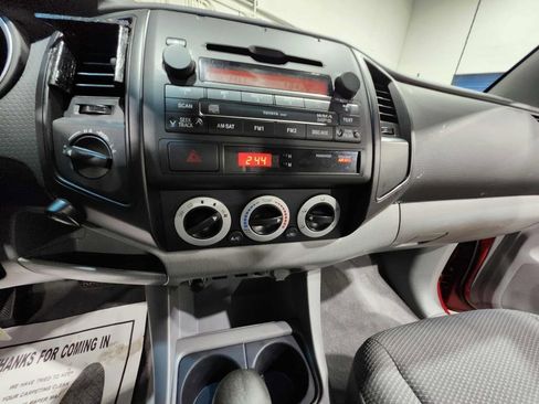 Used 2011 Toyota Tacoma 4x4 Regular Cab image 8
