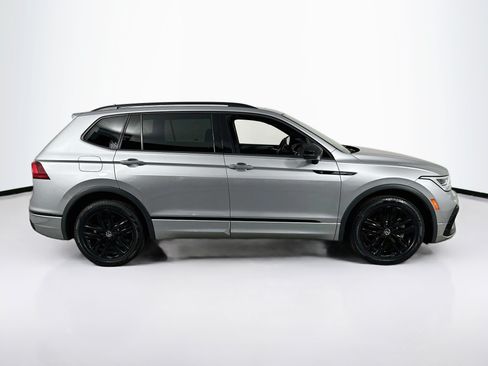 Used 2022 Volkswagen Tiguan SE R-Line FWD image 4