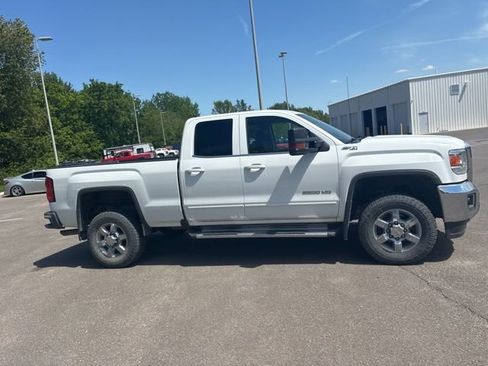 Used 2017 GMC Sierra 2500 SLE w/ HD SLE Preferred Plus Package AWD/4WD image 7