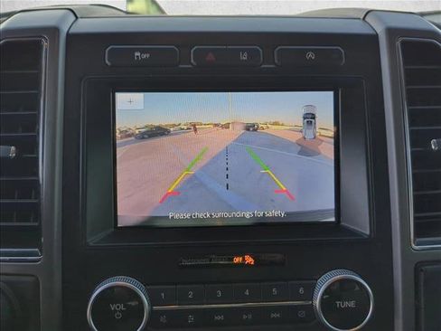 Used 2021 Ford Expedition XLT image 17