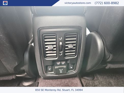 Used 2016 Jeep Grand Cherokee SRT image 38