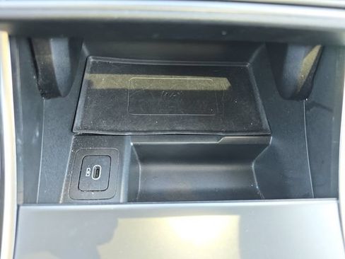 Used 2025 Land Rover Range Rover Velar Dynamic SE AWD/4WD image 6