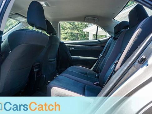 Used 2018 Toyota Corolla LE w/ Carpet Mat Package (TMS) FWD image 19