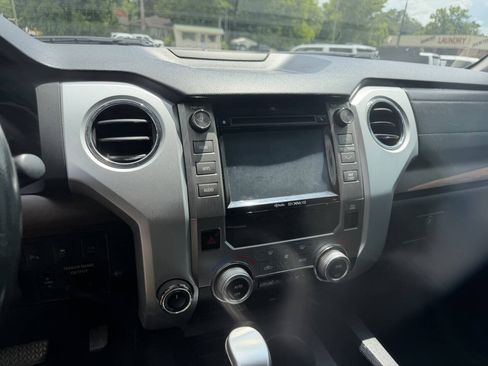 Used 2018 Toyota Tundra Limited w/ Limited Premium Package AWD/4WD image 16