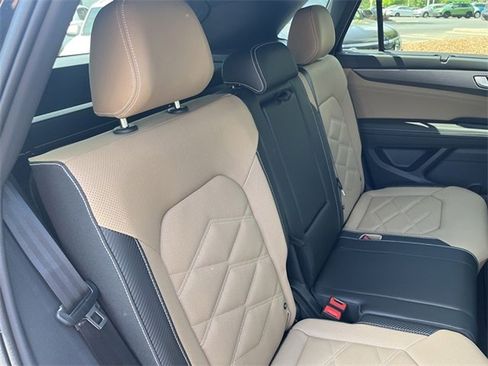 New 2025 Volkswagen Atlas Cross Sport SE image 32