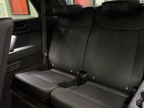 Used 2026 Land Rover Range Rover Long Wheelbase SE AWD/4WD image 15