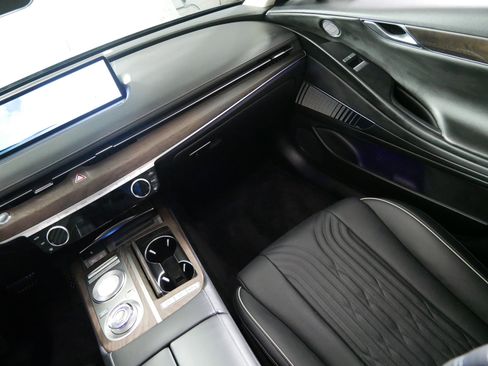 Used 2021 Genesis G80 3.5T w/ Prestige Package image 11