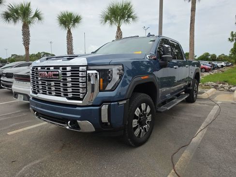 Used 2024 GMC Sierra 2500 Denali w/ Denali Reserve Package AWD/4WD image 6