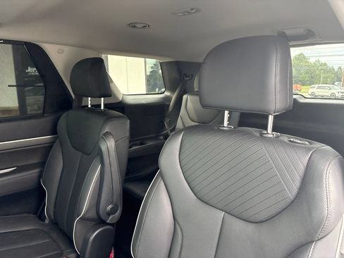 Used 2024 Hyundai Palisade SEL w/ Premium Package AWD/4WD image 6