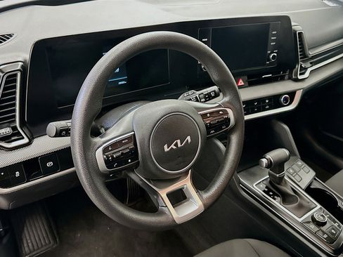 Used 2025 Kia Sportage LX image 18
