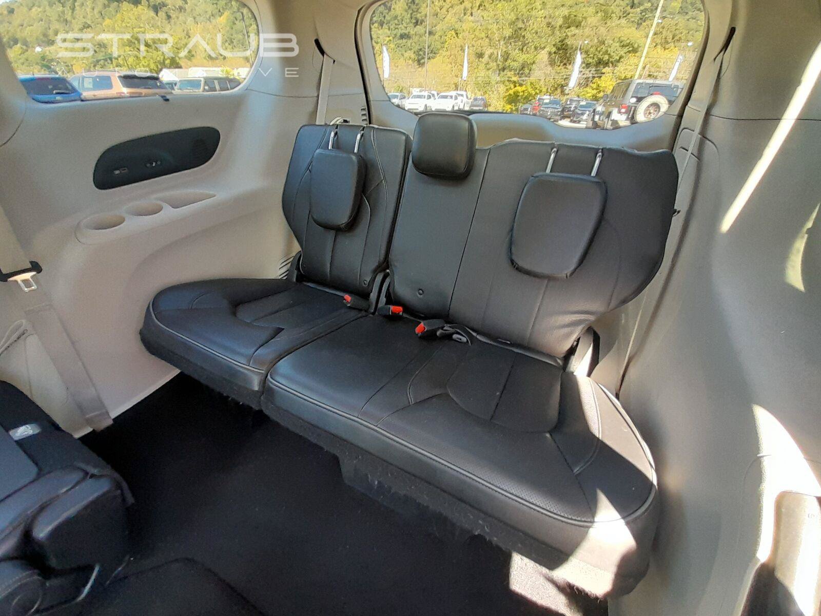 Used 2019 Chrysler Pacifica Limited FWD image 48