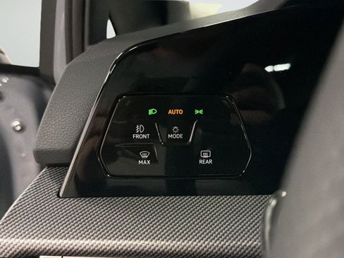 New 2026 Volkswagen GTI SE FWD image 21