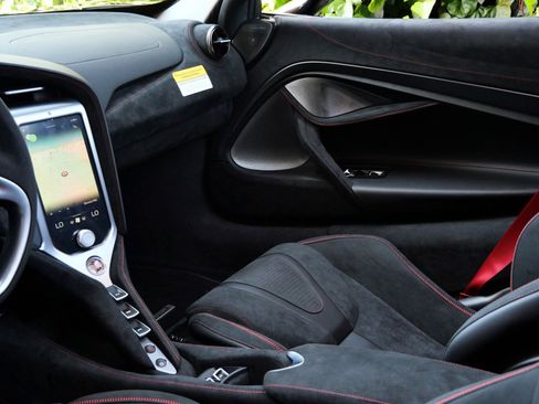 Used 2024 McLaren 750S Spider image 12