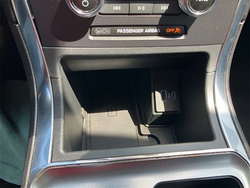 Used 2024 Ford Edge Titanium image 25