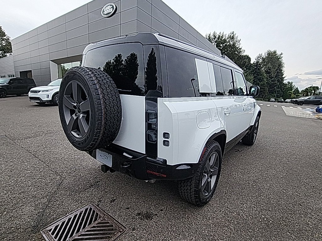 New 2026 Land Rover Defender 110 X-Dynamic SE AWD/4WD image 5