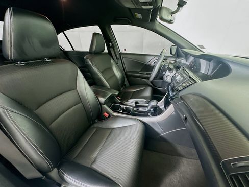 Used 2017 Honda Accord Sport image 28