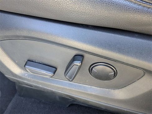 Used 2023 Ford Explorer Limited image 15