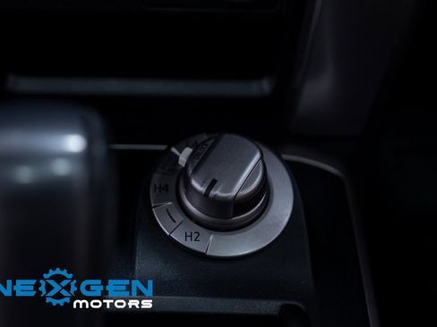 Used 2018 Toyota 4Runner SR5 Premium image 15