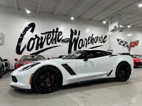 Used 2015 Chevrolet Corvette Z06 w/ 2LZ Preferred Equipment Group image 1