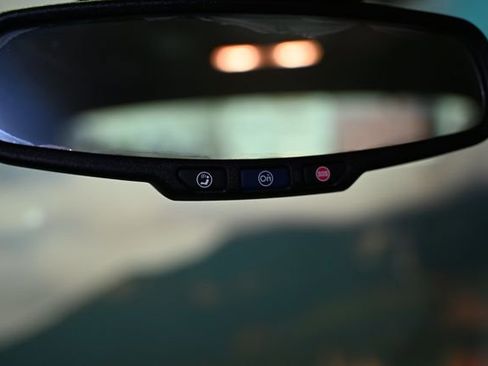 Used 2016 Chevrolet Malibu LT image 35