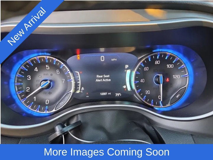 Used 2027 Chrysler Pacifica Select FWD image 9